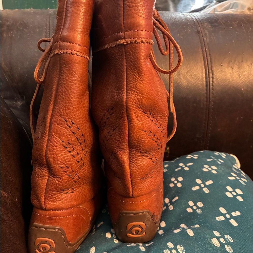 Cozy Brown Leather Winter Boots - Picture 4 of 5